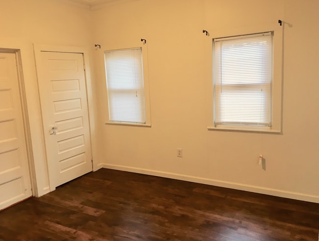 Building Photo - 4 Bedroom Single Family Home in West Haven