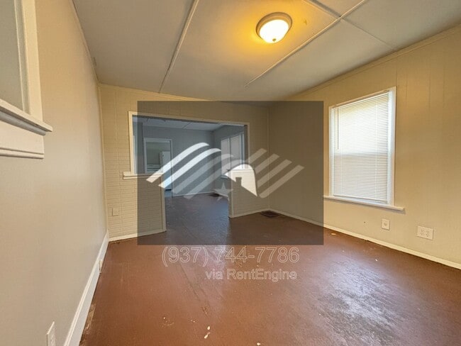 Building Photo - 515 Mertland Ave