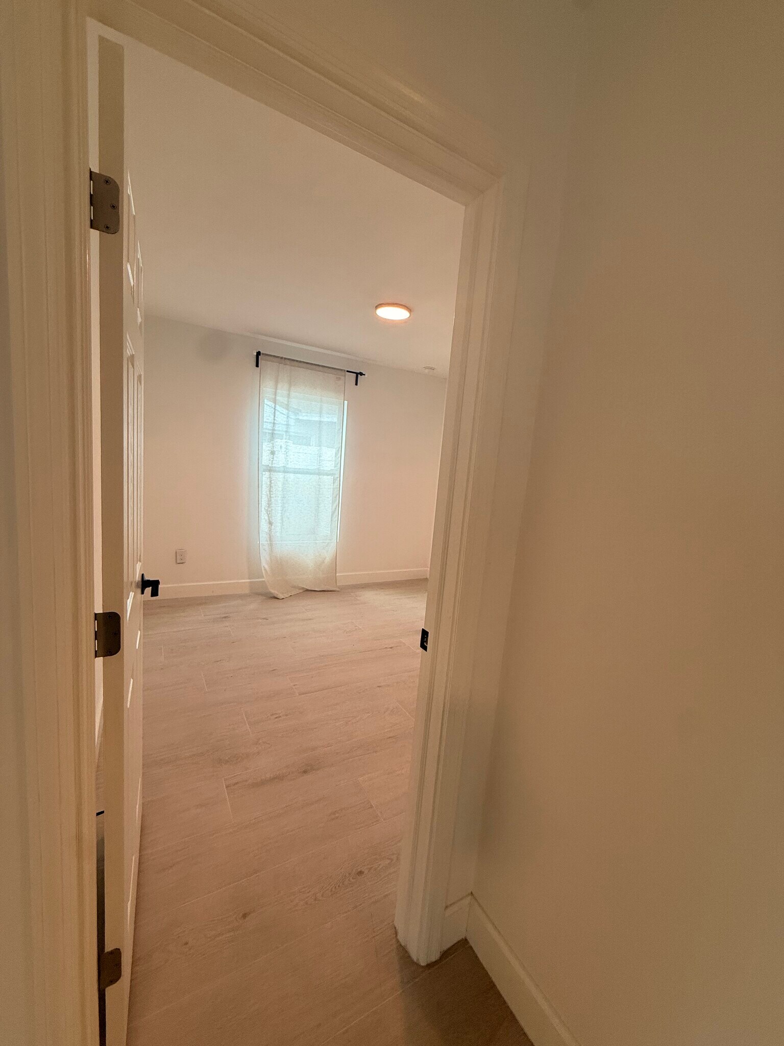 Building Photo - 4724 W Tambay Ave