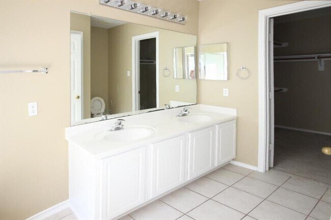 Building Photo - 63 Ledgestone Pl