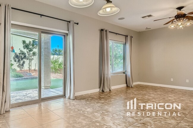 Building Photo - 8948 E Pampa Ave