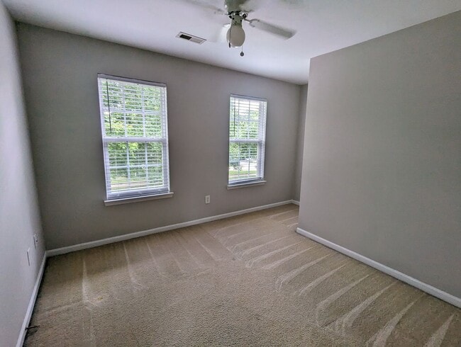 Building Photo - CORNELIUS 3 BEDROOM 2.5 BATH W/FENCED YARD