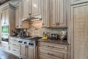Building Photo - 675 Falls Lake Dr