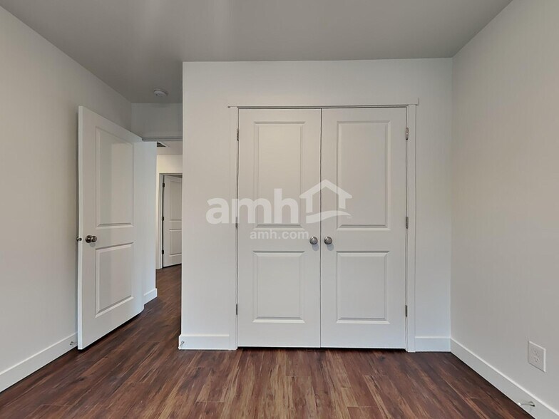 Building Photo - 7742 Brenden St SW