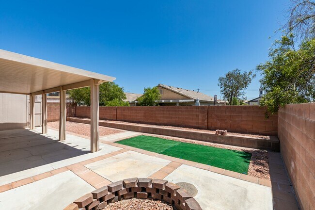 Building Photo - 3-Bedroom Home with Upgraded Cooling & Gre...