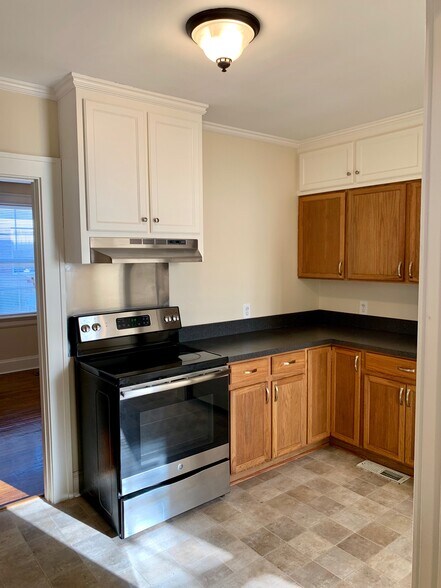 Building Photo - 204 Atlantic Christian College Dr W