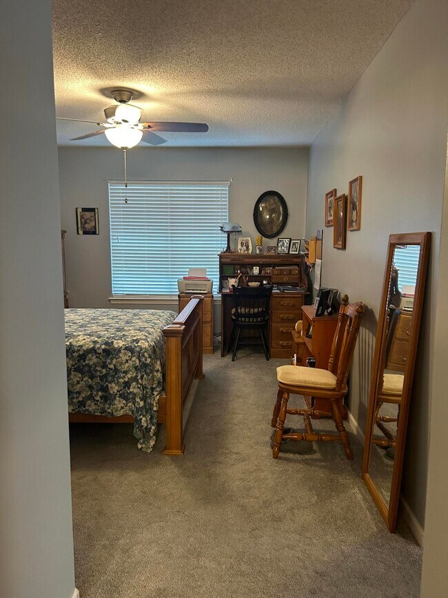 Building Photo - 388 Springwood Way