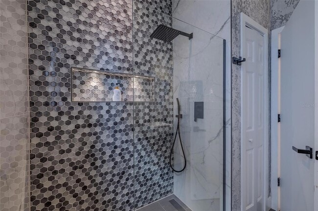 Building Photo - 8117 Hampton Glen Dr