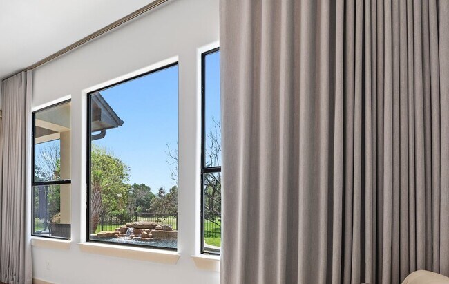 Building Photo - 206 Lido St