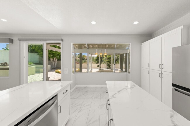 Building Photo - Stunning 4BR + Office/Den, 3BA View Home with 3-Car Garage!