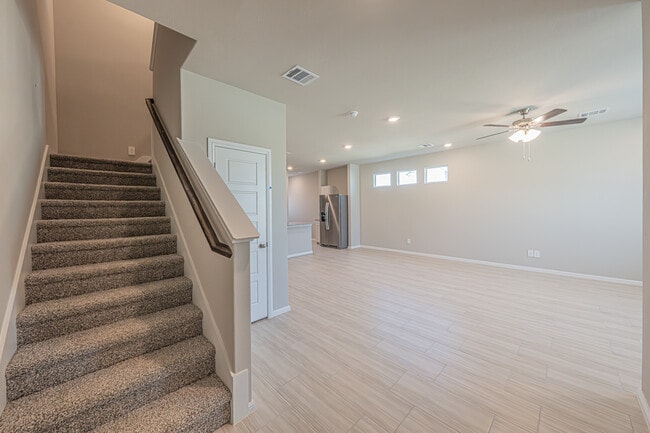 Building Photo - 3000 Pecan Farm Ln