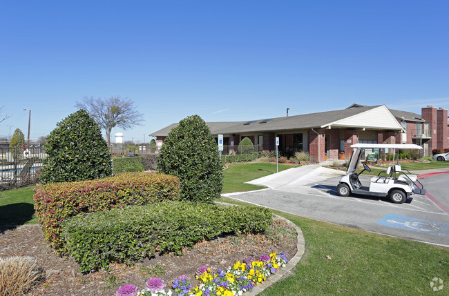 Primary Photo - Chatham Green Village