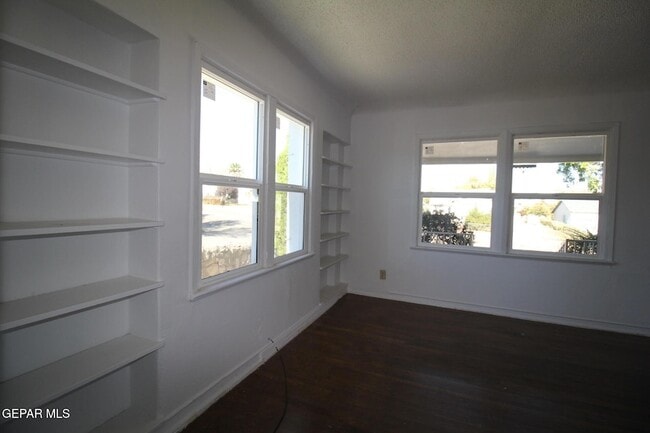 Building Photo - 3200 Richmond Ave