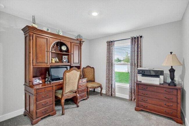 Building Photo - 8652 Waterstone Blvd