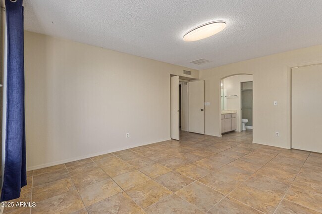 Building Photo - 5322 W Orchid Ln