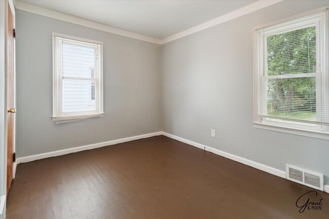 Building Photo - $1,250/month - 2 bedroom 1 bath