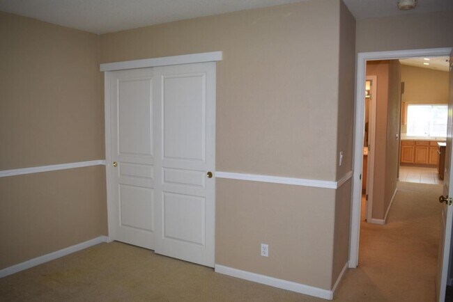 Building Photo - 4840 Knightswood Way