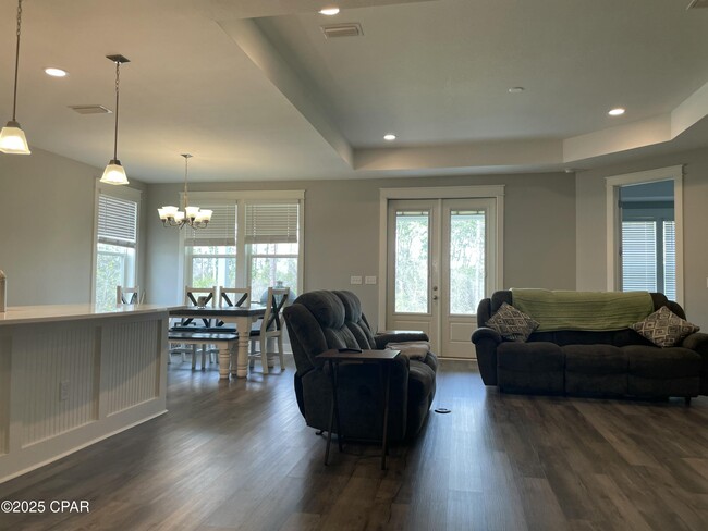 Building Photo - 396 Foxtail Wy