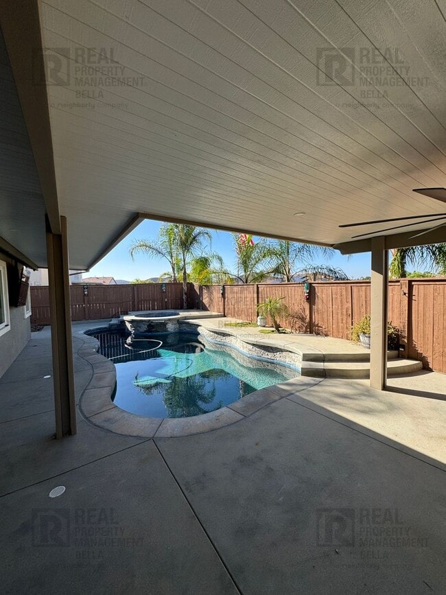 Building Photo - 23694 Canyon Heights Dr