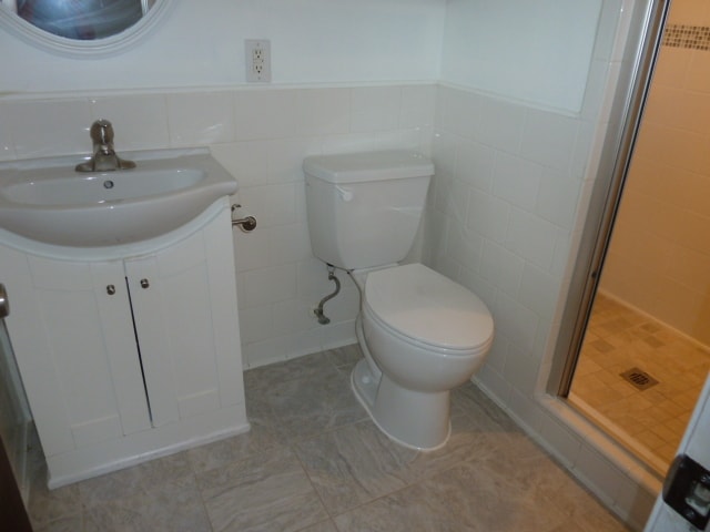 3/4 bath in main BR - 3 Edward St