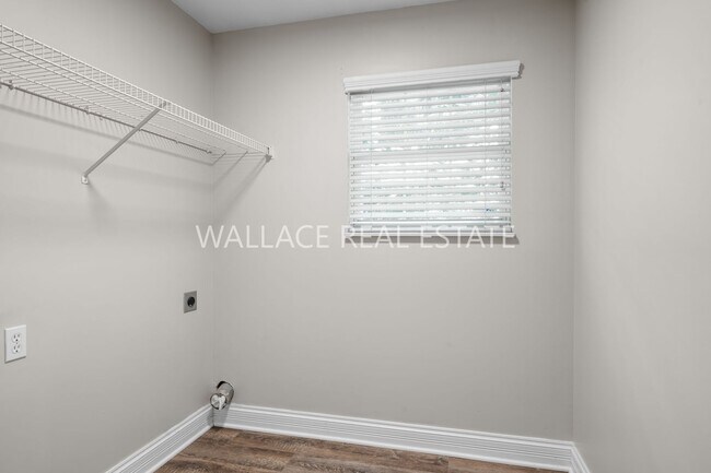 Building Photo - PRICE REDUCTION!!  FARRAGUT: TWO STORY 3 B...