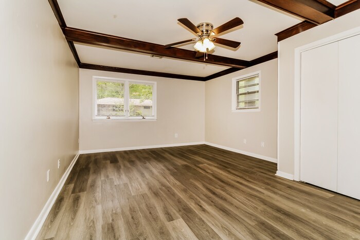 Building Photo - 1600 Grove Hill Rd