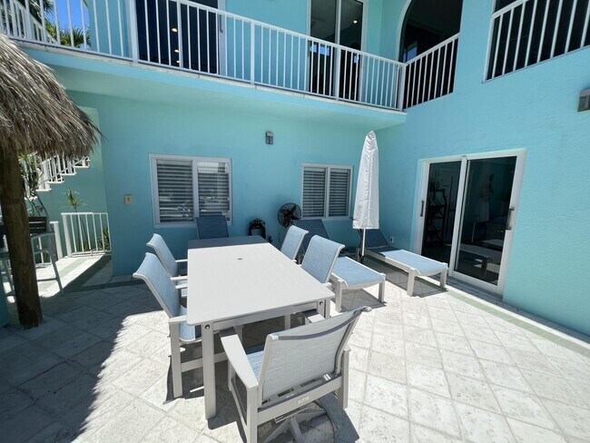 Building Photo - 124 Indies Dr N