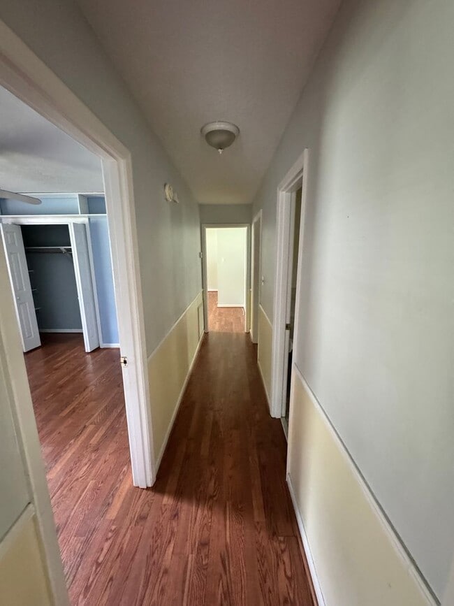 Building Photo - 3018 Delano Pl