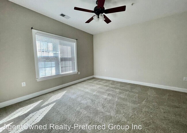 Building Photo - 3 br, 2 bath House - 1025 Riverland Woods ...