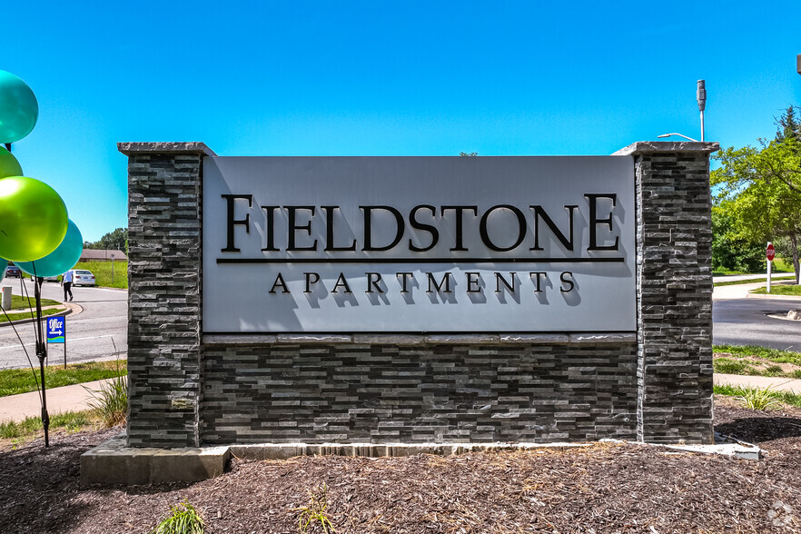 Building Photo - Fieldstone Apartments