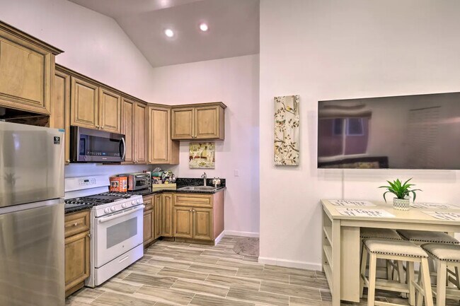 Building Photo - 276 Via del Cerrito