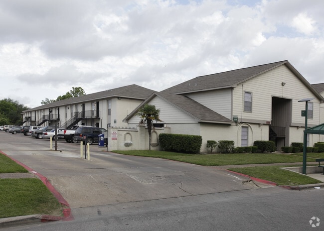 Primary Photo - Horizon Apartments