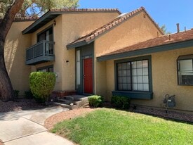Building Photo - 2448 Pickwick Dr