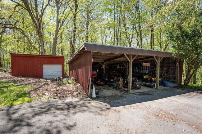 Building Photo - 37 Mekeel St