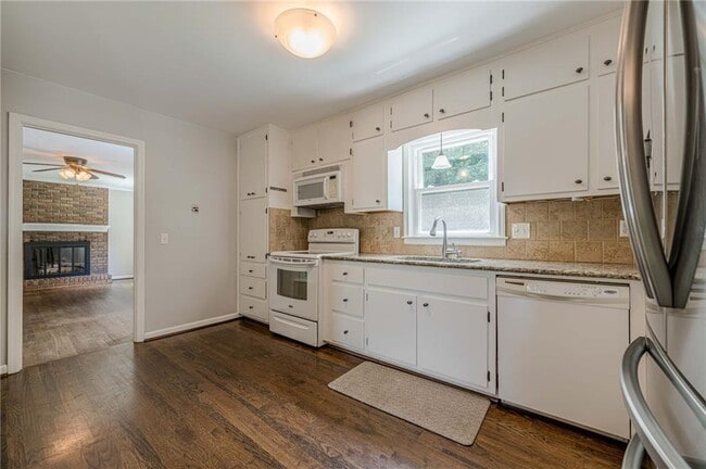 Building Photo - 385 Stonebridge Trail