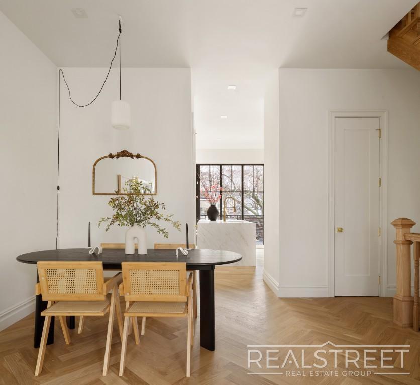 Building Photo - Stunning Brand New Townhouse for Rent in Bushwick!