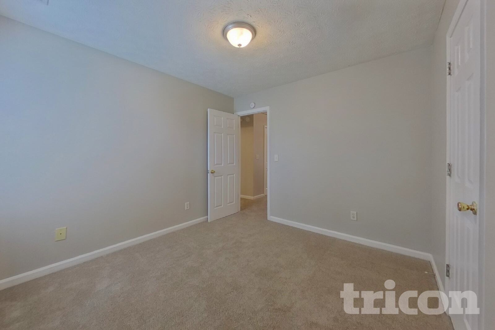 Building Photo - 936 Edgewood Ln