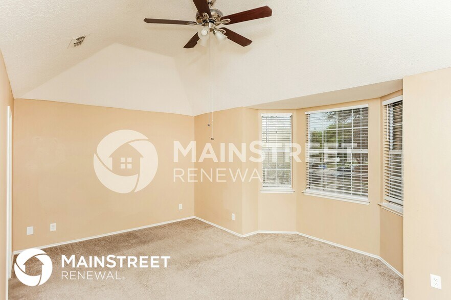 Building Photo - 2425 Bennington Dr