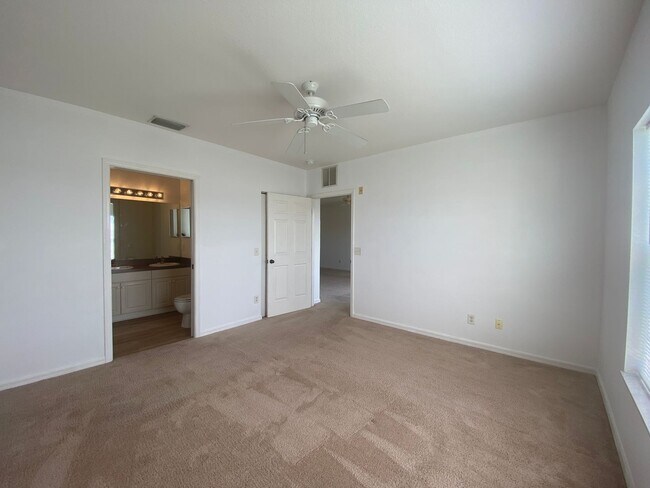Building Photo - 2140 Heron Lake Dr