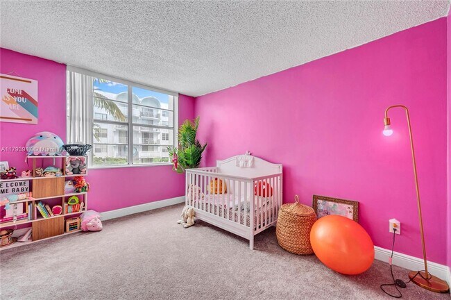 Building Photo - 488 NW 165th St