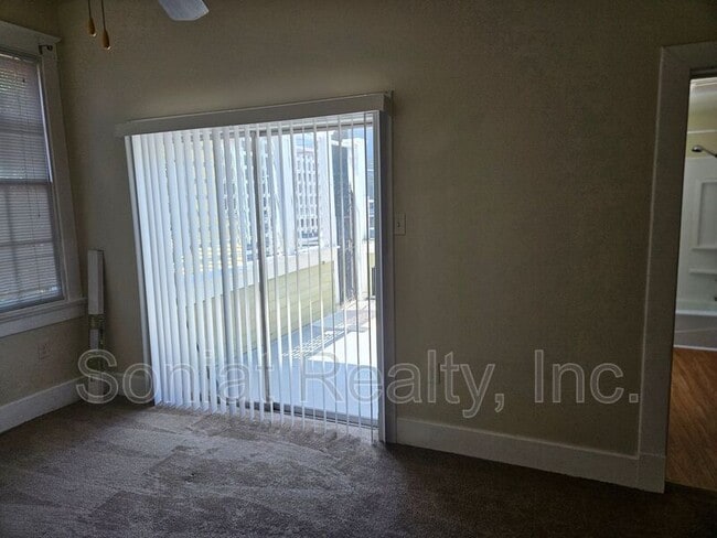 Building Photo - 110 S Pierce St