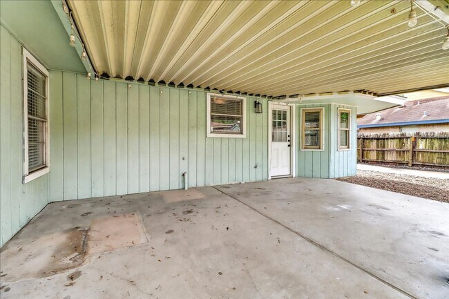 Building Photo - 11613 Cripple Creek Dr