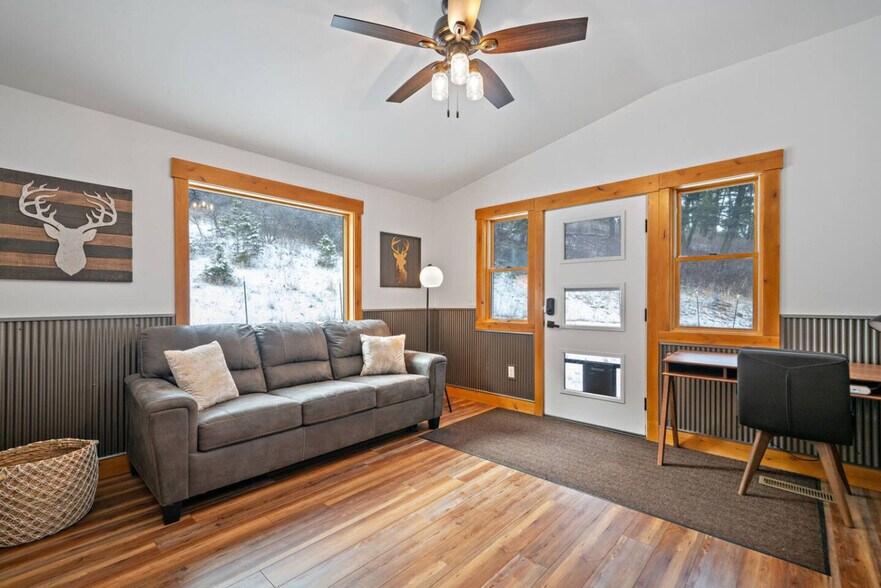 Building Photo - 420 Colt Rd