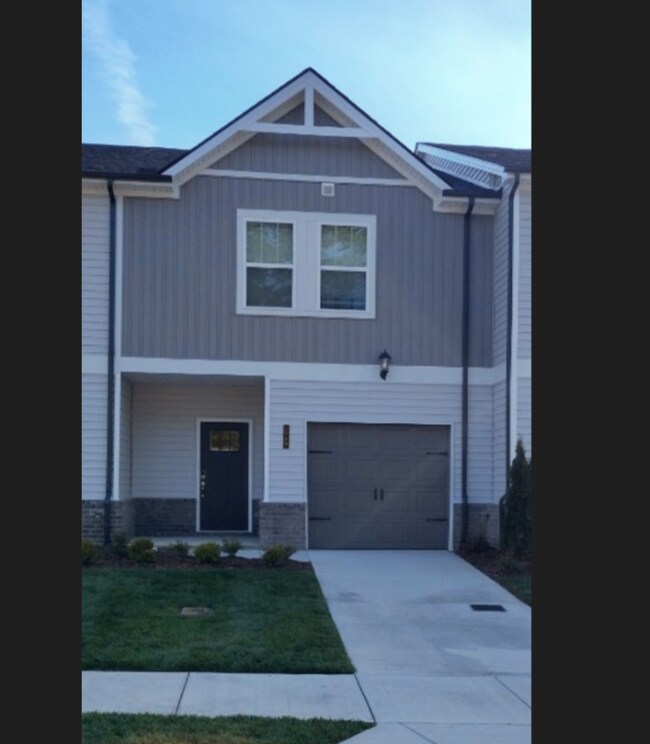 Building Photo - 1729 Tahoma Dr