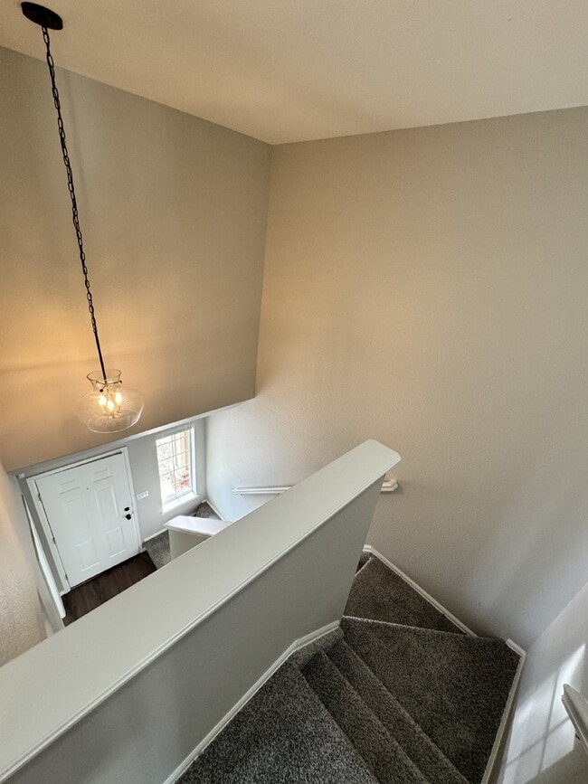 Building Photo - Beautiful End Unit Townhouse In Thornton!