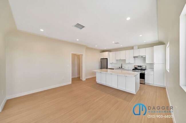 Building Photo - 2800 Winter St