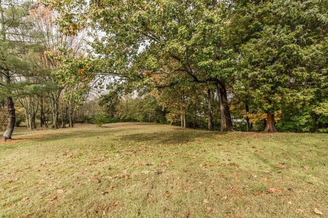 Building Photo - 5216 Roxborough Dr