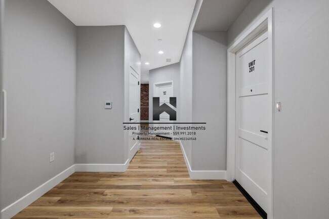 Building Photo - 151 S K St
