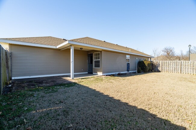 Building Photo - Cozy 3-bedroom 2 bath Home in Fayetteville...