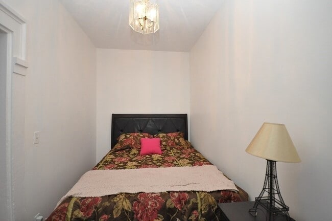 Building Photo - 37 Union St